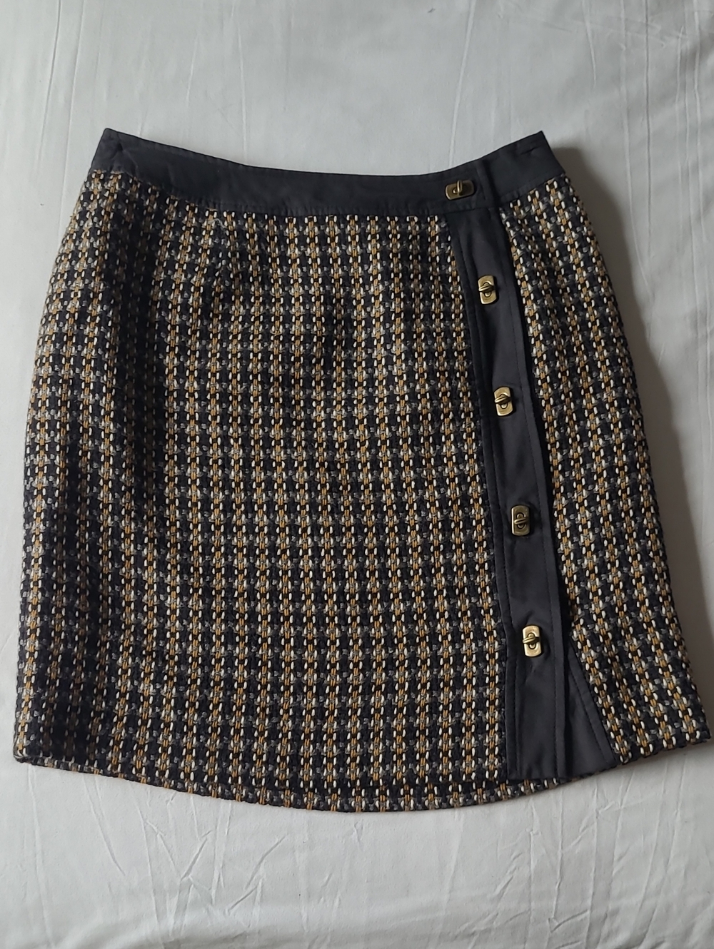 Talbots Black Gold Wool Tweed Brass Button-Trim Pencil Skirt. Sz. 8